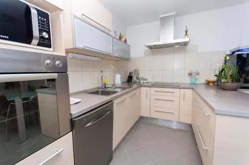 Apartment Mika 3 Okrug Gornji Croatia
