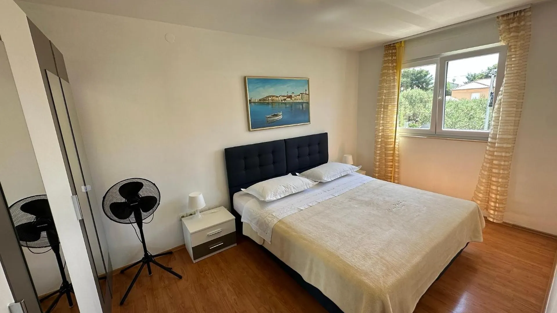 Guest house Apartment Mika 3 Okrug Gornji Croatia
